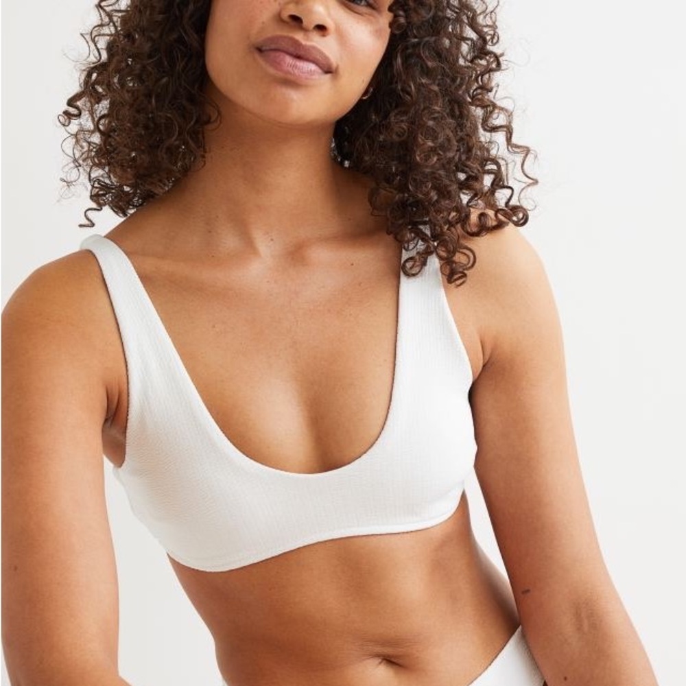H&M WHITE SWIMWEAR PADDED MAILLOTS BRA NEW WITH TAGS 10